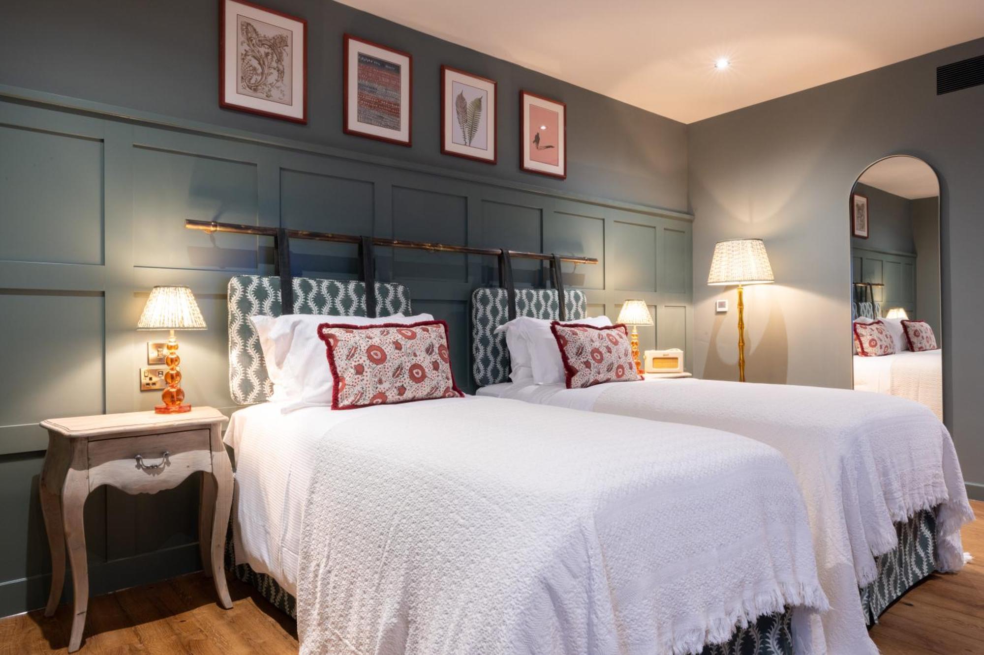 The Coat And Bear - A Heartwood Inn Newbury  Exteriér fotografie