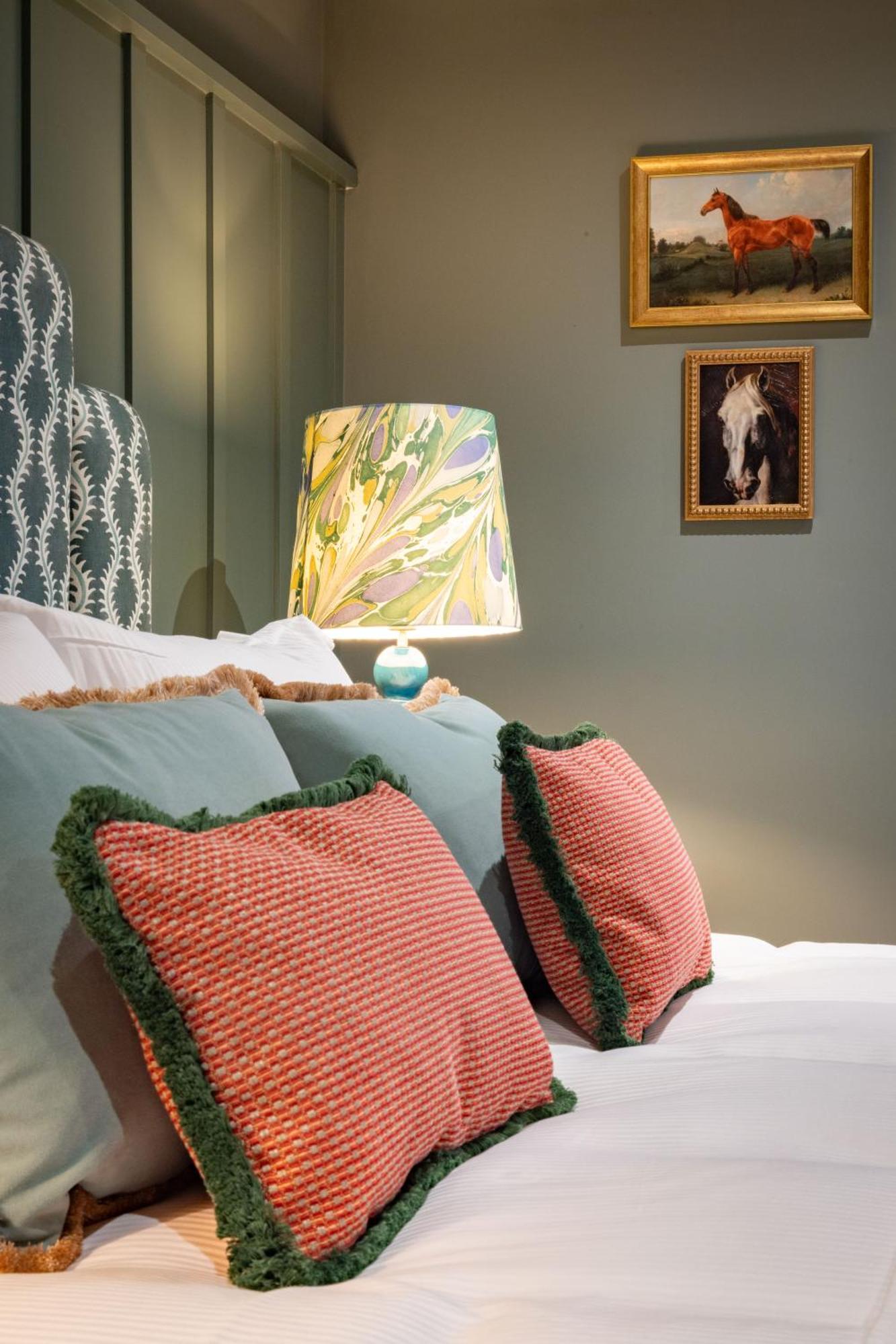 The Coat And Bear - A Heartwood Inn Newbury  Exteriér fotografie